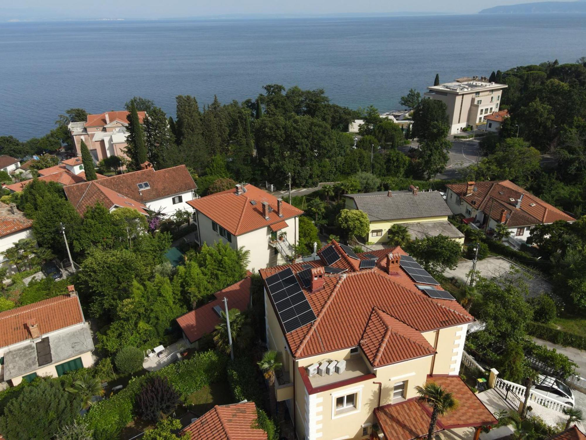 Villa Anna-potkrovlje Ika Esterno foto